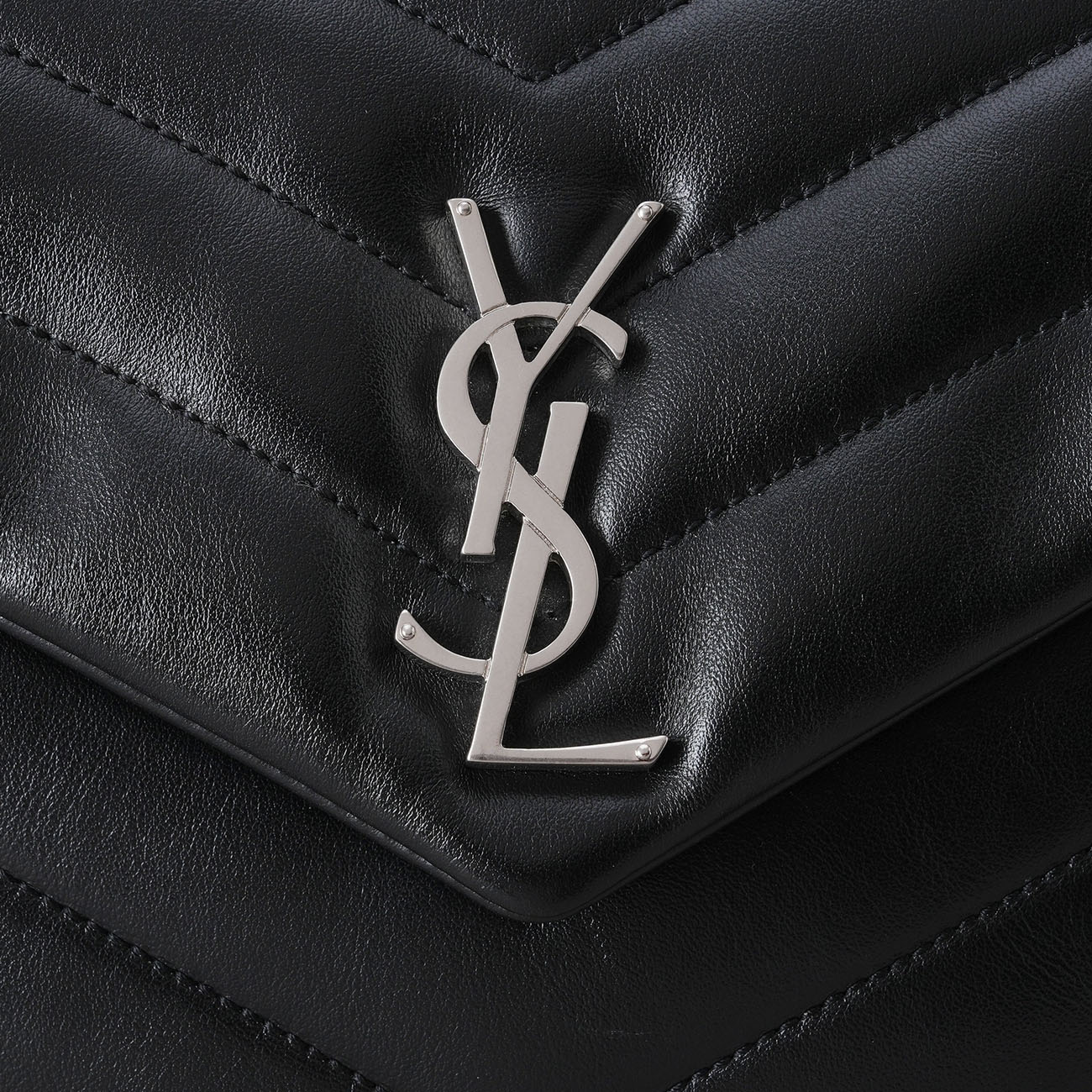 YVES SAINT LAURENT(USED)생로랑 494699 모노그램 쉐브론 루루백 스몰